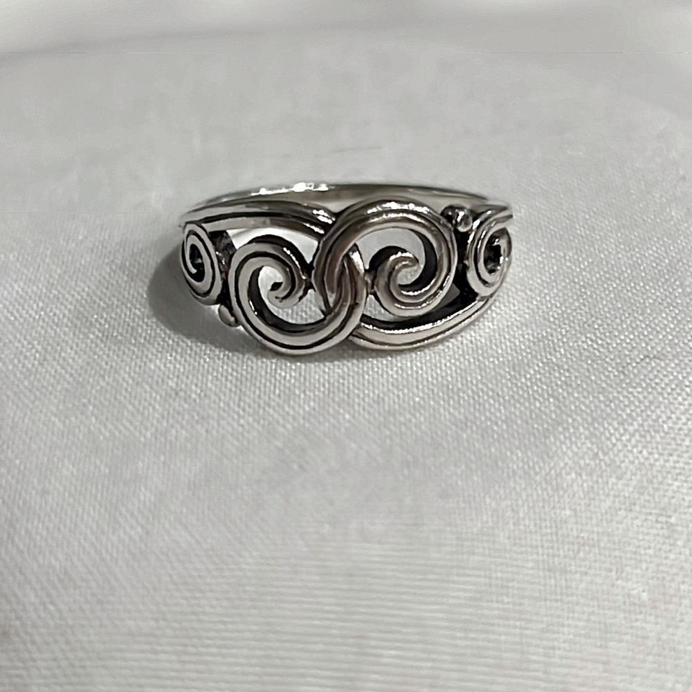 James Avery Retired Swirl Gentle Waves Ring Size 7 Sterling Silver 925